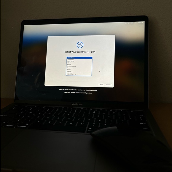 2020 Mabook Air & Magic Mouse 2